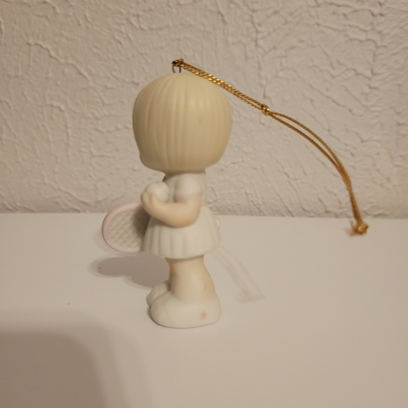 Precious Moments Serve With A Smile Ornament - Picture 4 of 7